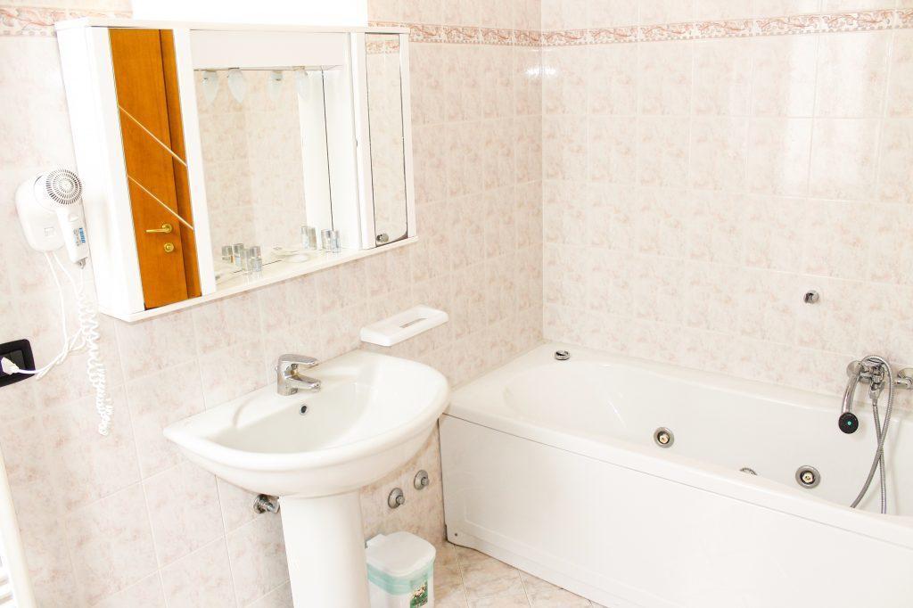 Aquam Albergo Acqui Terme Bagian luar foto